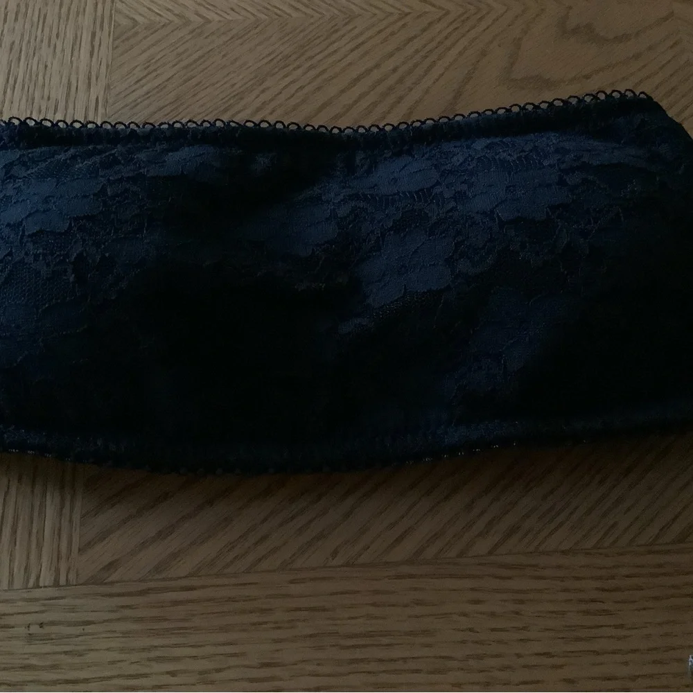 Elegant Black Lace Bandeau